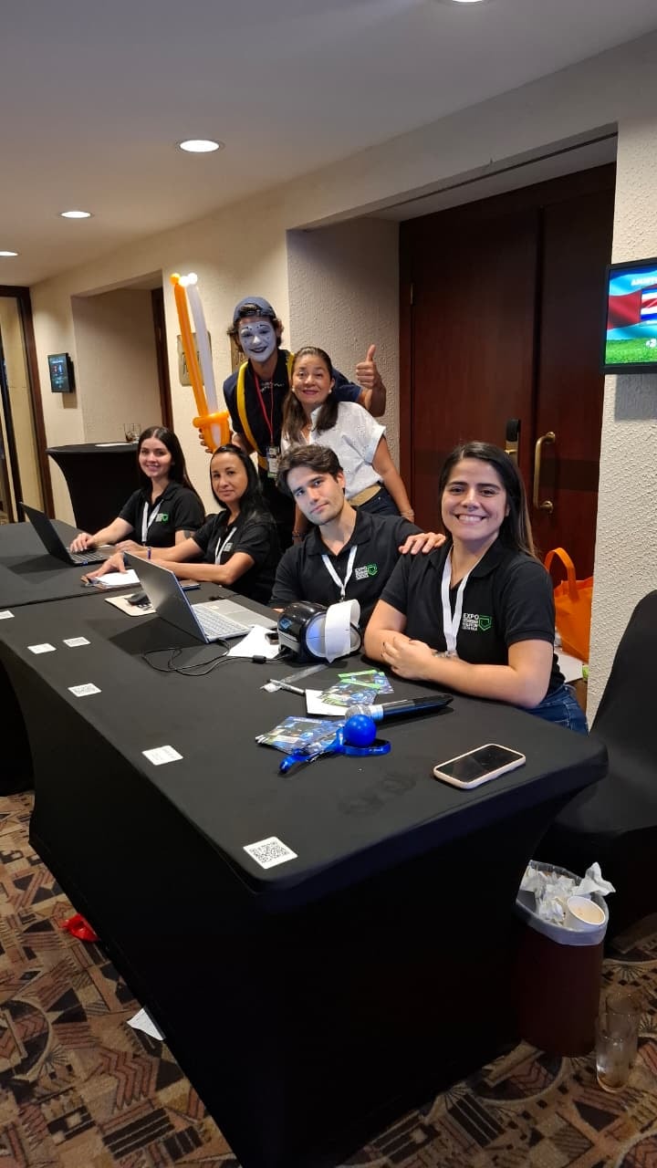 Equipo de registro y organización del evento
