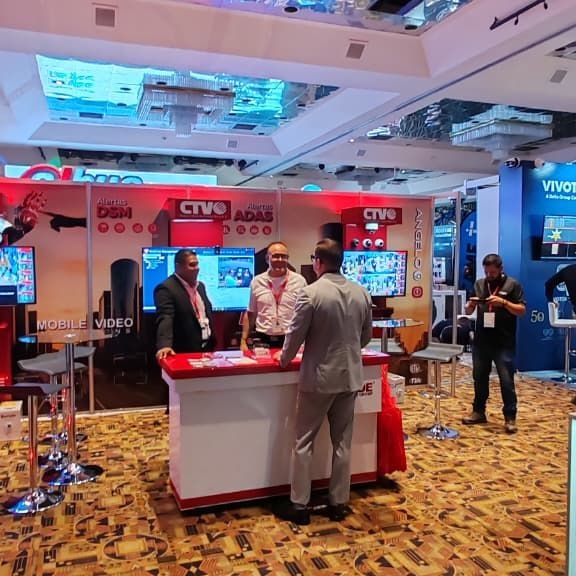 Stand de CTV con alertas DSM y ADAS en exhibición